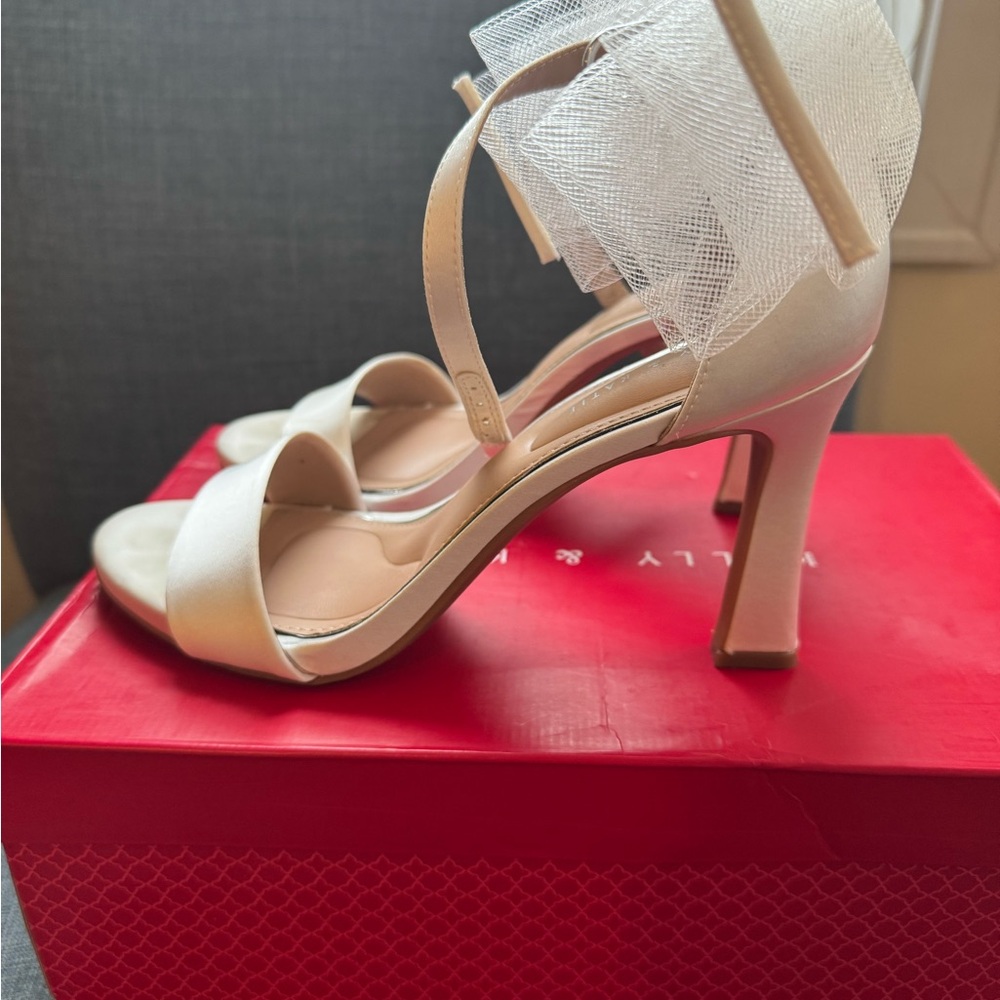 Kelly & Katie Nemira Sandal - Picture 4 of 6
